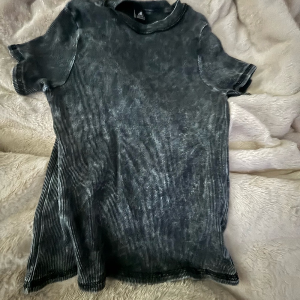 Grey tight fitting shirt y2k